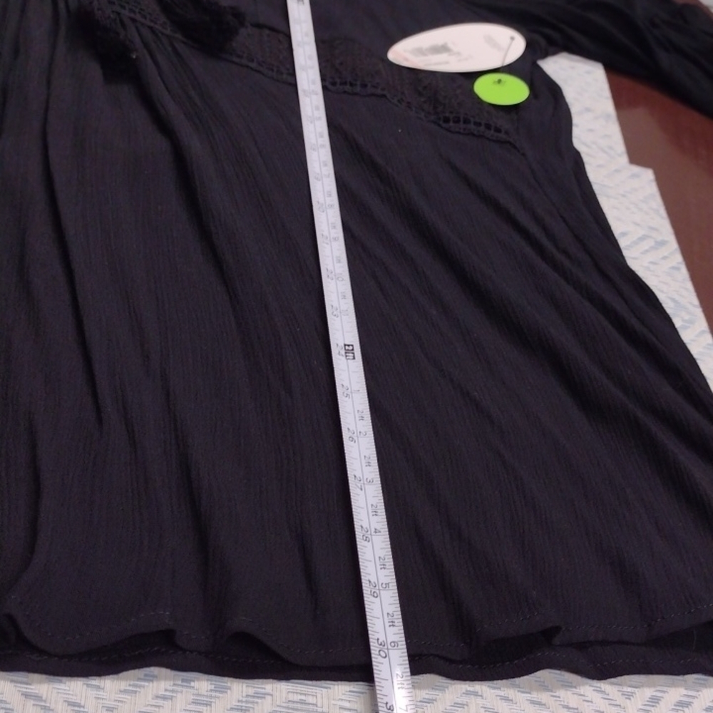 NEW Elegant Black Women's Tunic with Lace Detailing - Picture 13 of 15